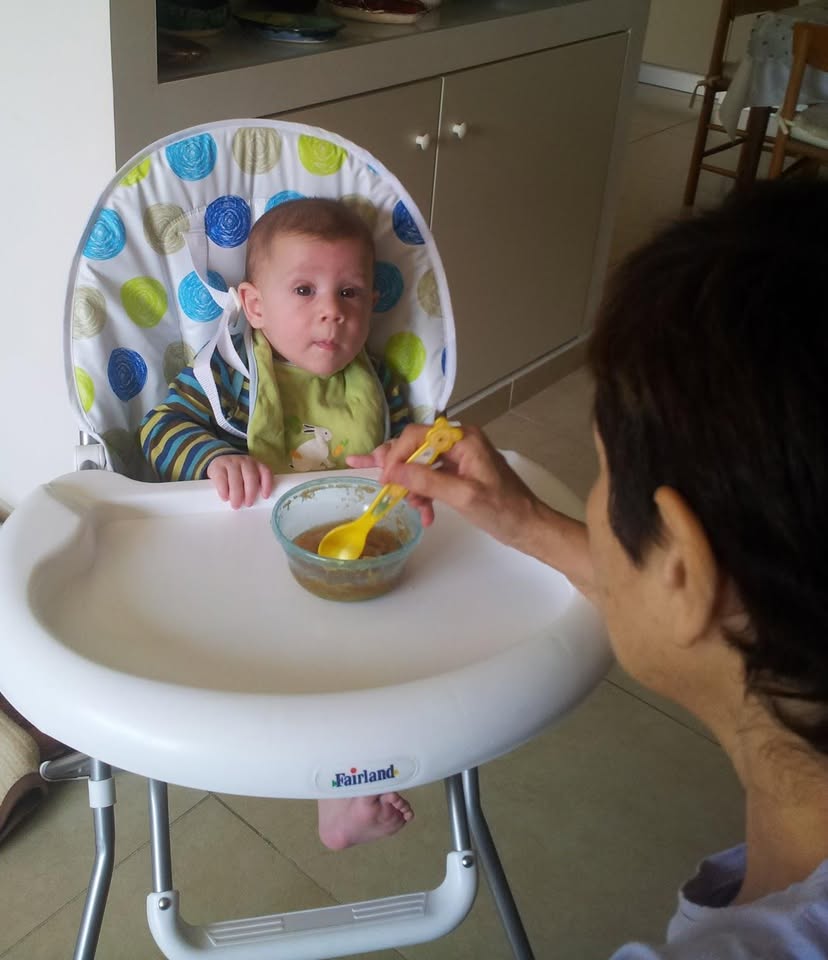 ארוחת בוקר של אלופים. עומר עם סבתא תלמה