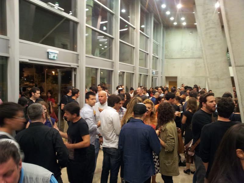 האקדמית לבשה חג. 1500 מתוך 14 מיליון העוקבים של אשטון…