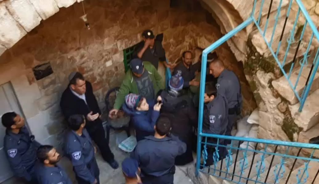 אמ;לק: ממשלה דמיקולו. אז מילא הטקס הרגיל – השתלטות על…