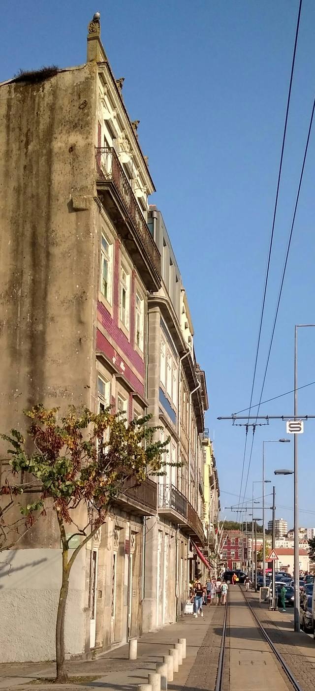 הרחוב היפה היפה יעצר לבסוף בדרכו ויזכר שהוא עיר שלמה…