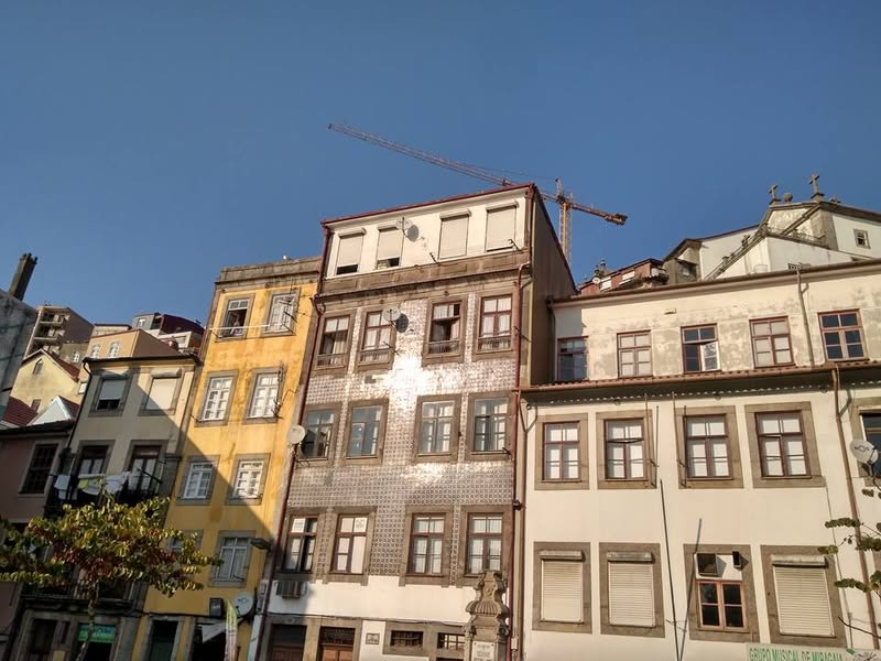 הרחוב היפה היפה יעצר לבסוף בדרכו ויזכר שהוא עיר שלמה…