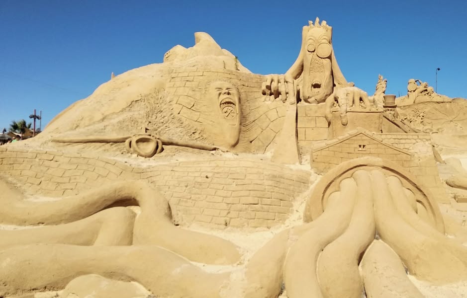 חיזר שיגיע לתערוכת פיסול החול פייזה יחשוב אולי שזאת בכלל…