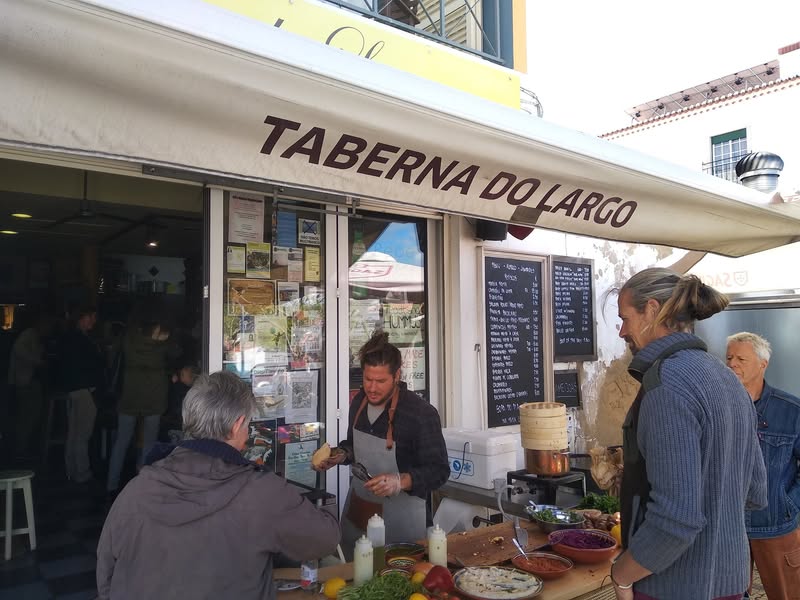 יום חג באלג’זור – רז מביא את בשורת הסביח המהמם…